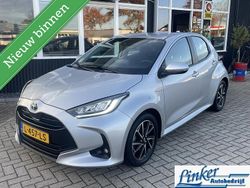 Grijs Gebruikt 2021 Toyota Yaris Hybrid Business Edition Hatchback | € 19.649 (Eerlijke prijs)