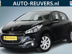 Zwart, metallic lak Gebruikt 2018 Peugeot 208 Active Hatchback | € 10.900 (Iets duurder)