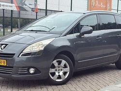 Grijs Gebruikt 2010 Peugeot 5008 MPV | € 2.649 (Eerlijke prijs)