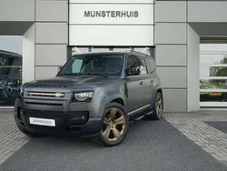Carpathian greyzwart Gebruikt 2023 Land Rover Defender SE SUV | € 92.450 (Eerlijke prijs)
