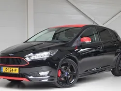 Zwart Gebruikt 2016 Ford Focus Hatchback | € 8.950 (Eerlijke prijs)
