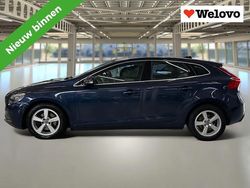 Blauw Gebruikt 2012 Volvo V40 Momentum Stationwagen | € 8.950 (Eerlijke prijs)