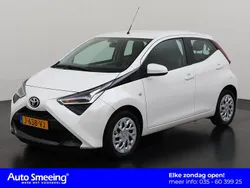 Wit Gebruikt 2020 Toyota Aygo X-play Hatchback | € 11.945 (Eerlijke prijs)
