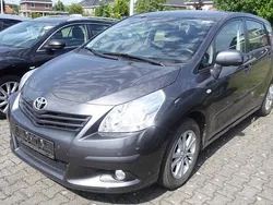 Grijs Gebruikt 2011 Toyota Verso Business Edition MPV | € 12.900 (Eerlijke prijs)