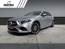 Grijs Gebruikt 2020 Mercedes A250 Premium Plus Hatchback | € 24.545 (Goede deal)