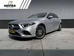 Grijs Gebruikt 2020 Mercedes A250 Premium Plus Hatchback | € 24.545 (Goede deal)
