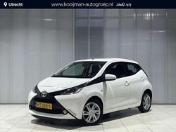 Wit Gebruikt 2016 Toyota Aygo X-play Hatchback | € 7.900 (Eerlijke prijs)