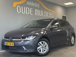 Grijs Gebruikt 2024 VW Polo R-line Hatchback | € 21.950 (Eerlijke prijs)