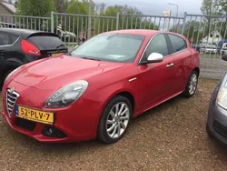 Rood Gebruikt 2011 Alfa Romeo Giulietta Distinctive Hatchback | € 7.950 (Duur)