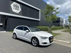 Wit Gebruikt 2018 Audi A3 Sportback Sport Hatchback | € 17.990 (Eerlijke prijs)