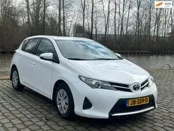 Wit Gebruikt 2014 Toyota Auris Comfort Hatchback | € 8.999 (Goede deal)