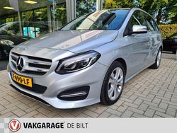 Grijs Gebruikt 2016 Mercedes B200 Ambition MPV | € 18.490 (Eerlijke prijs)