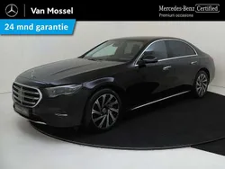 Zwart Gebruikt 2024 Mercedes E300 Premium Sedan | € 59.945 (Super prijs)