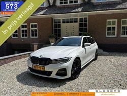 Wit Gebruikt 2021 BMW 330e Executive Stationwagen | € 35.750 (Eerlijke prijs)