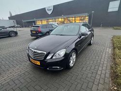 Zwart Gebruikt 2012 Mercedes E200 Avantgarde Sedan | € 11.999 (Eerlijke prijs)