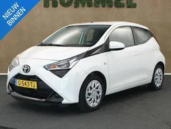 Wit Gebruikt 2019 Toyota Aygo X-play Hatchback | € 11.950 (Eerlijke prijs)