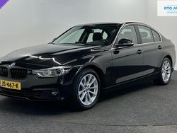 Zwart Gebruikt 2016 BMW 330e Executive Sedan | € 18.000 (Goede deal)