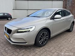 Bruin Gebruikt 2016 Volvo V40 Stationwagen | € 9.700 (Eerlijke prijs)
