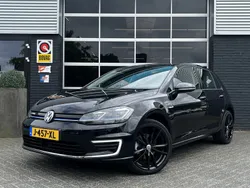 Zwart Gebruikt 2020 VW e-Golf Hatchback | € 16.995 (Iets duurder)