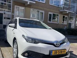 Wit Gebruikt 2016 Toyota Auris MPV | € 13.000 (Eerlijke prijs)