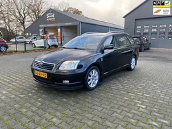 Zwart Gebruikt 2005 Toyota Avensis Executive Stationwagen | € 1.645