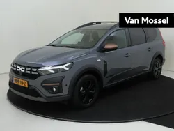 Grijs Gebruikt 2025 Dacia Jogger Extreme MPV | € 29.335 (Duur)