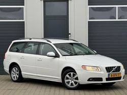 Wit Gebruikt 2009 Volvo V70 Momentum Stationwagen | € 5.995 (Duur)