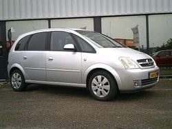 Zilver Gebruikt 2003 Opel Meriva Cosmo MPV | € 1.450 (Eerlijke prijs)