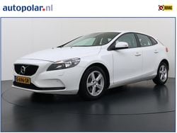 Wit Gebruikt 2017 Volvo V40 Momentum Stationwagen | € 14.850 (Goede deal)