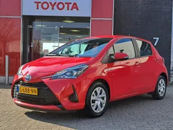 Rood Gebruikt 2019 Toyota Yaris Hybrid Active Hatchback | € 13.400 (Eerlijke prijs)