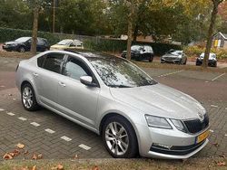 Grijs Gebruikt 2018 Skoda Octavia Sedan | € 12.000 (Duur)