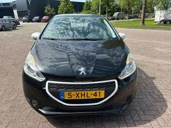 Zwart Gebruikt 2014 Peugeot 208 Hatchback | € 5.300 (Goede deal)