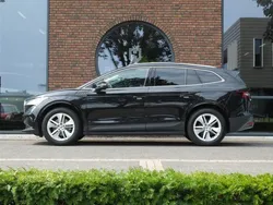 Zwart Gebruikt 2024 Skoda Enyaq iV Selection SUV | € 34.995 (Eerlijke prijs)