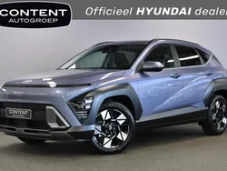 Meta blue (blauw metallic) Nieuw 2024 Hyundai Kona Comfort SUV | € 36.950 (Eerlijke prijs)