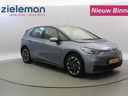 Blauw, metallic lak Gebruikt 2021 VW ID.3 Life Hatchback | € 17.845 (Eerlijke prijs)