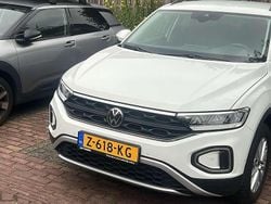 Wit Gebruikt 2022 VW T-Roc Life SUV | € 21.000 (Goede deal)