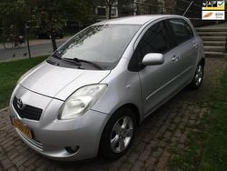 Grijs Gebruikt 2007 Toyota Yaris Luna Hatchback | € 2.650 (Eerlijke prijs)