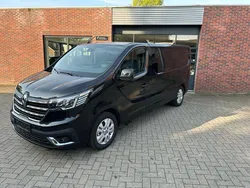 Zwart Gebruikt 2024 Renault Trafic Van | € 32.500
