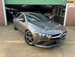 Grijs Gebruikt 2020 Mercedes CLA180 Shooting Brake Stationwagen | € 24.995 (Goede deal)