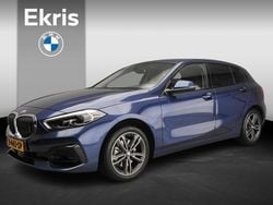 Phytonicblauw metallic Gebruikt 2022 BMW 116 Shadowline Hatchback | € 24.900 (Eerlijke prijs)