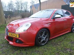 Rood Gebruikt 2010 Alfa Romeo Giulietta Distinctive Hatchback | € 5.999 (Eerlijke prijs)