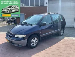 Blauw Gebruikt 1998 Chrysler Voyager MPV | € 1.995