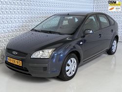 Grijs Gebruikt 2007 Ford Focus Trend Hatchback | € 2.999 (Eerlijke prijs)