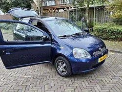 Blauw Gebruikt 2003 Toyota Yaris Sol Hatchback | € 900 (Goede deal)