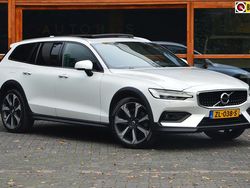 Wit Gebruikt 2019 Volvo V60 CC Stationwagen | € 24.950 (Duur)