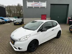 Wit Gebruikt 2013 Peugeot 208 Access Hatchback | € 3.995 (Eerlijke prijs)