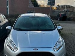 Grijs Gebruikt 2016 Ford Fiesta Style Hatchback | € 6.499 (Goede deal)
