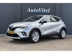 Grijs, metallic lak Gebruikt 2021 Renault Captur Intens SUV | € 19.495 (Goede deal)