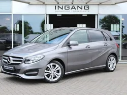 Grijs Gebruikt 2017 Mercedes B180 MPV | € 14.500 (Eerlijke prijs)