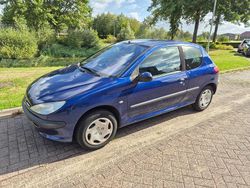 Blauw Gebruikt 2002 Peugeot 206 Hatchback | € 995